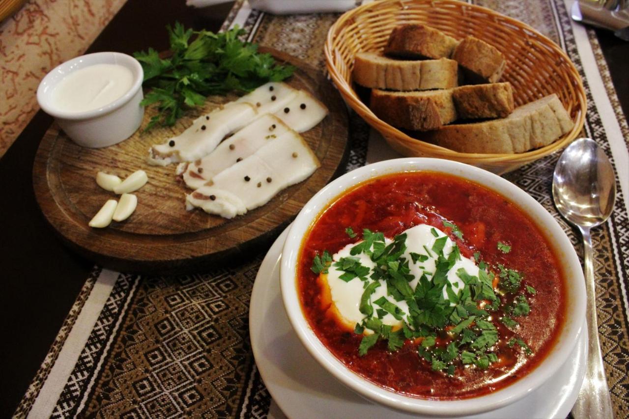 "Lian" Family Hotel & Restaurant Volosyanka  Ngoại thất bức ảnh